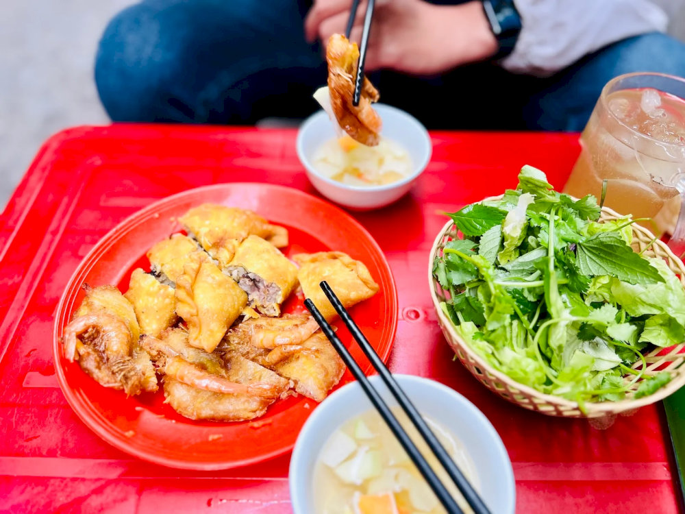 Quán bánh tôm chợ Hòe Nhai 